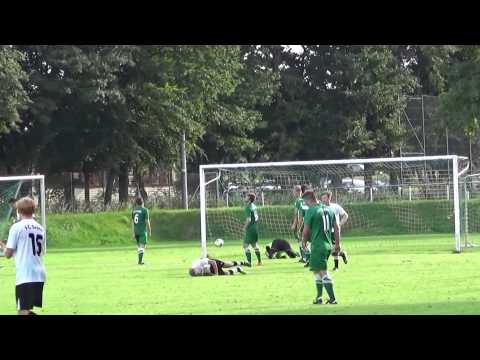Daniel Huck trifft zum 4:1-Endstand für den FC Grone