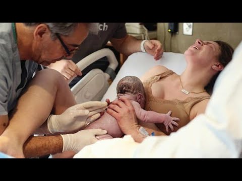 Une mère donne naissance à 2 paires de jumeaux dans un cas inhabituel de médecine Video