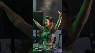 ID: Delerium - Silence(feat. Sarah McLachlan)[Stone Van Brooken, Pete K Extended Mix] @krismidj