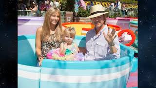 David Spade Family: (Girlfriend, Daughter, Siblings, Parents)