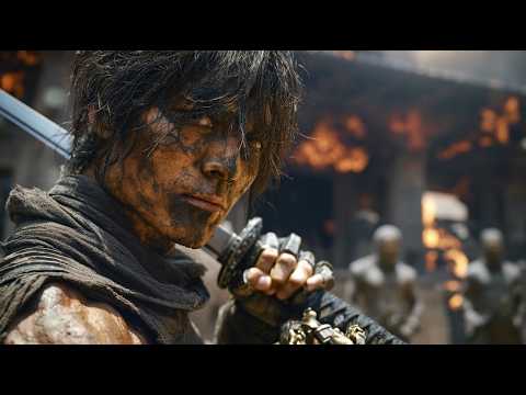 Duello martial arts feroce: eroe mascherato irrompe nel covo, cade in trappola mortale