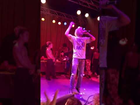 Fan tries to crowdsurf while Craig Xen performs PROUD PUPPY LOVER! and fan gets THROWN OUT????