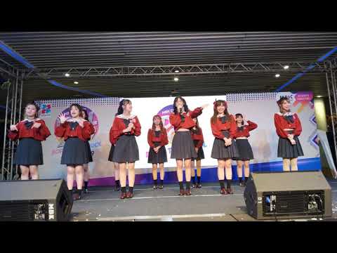 The Glass Girl : Debut Stage Invitation