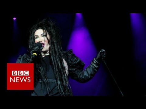 Dead or Alive singer Pete Burns dies - BBC News - BBC News