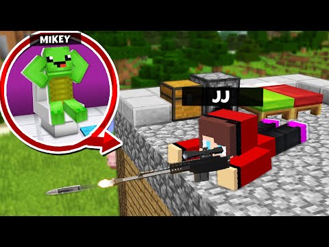 JJ turns into sniper and pranks Mikey in Minecraft!!!