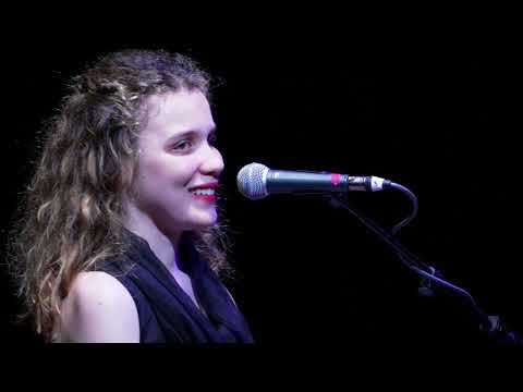 Micro Concerto | Frida Bollani Magoni | TEDxMilano