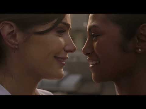 New Amsterdam 4x02 ⧸ Kiss Scene — Lauren and Leyla Janet Montgomery and Shiva Kalaiselvan #000
