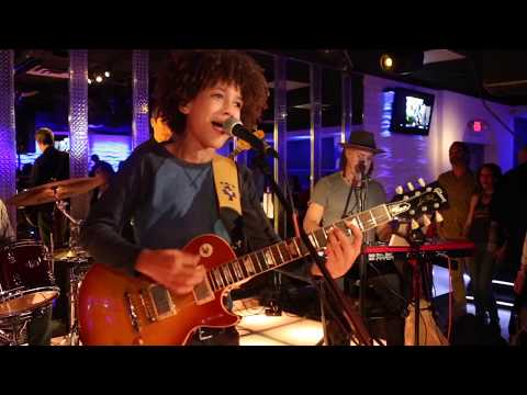 Circus Mind feat. Brandon Taz Niederauer  - I dont need no Doctor