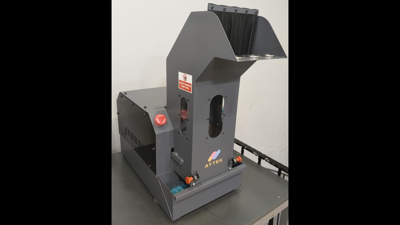 C100 Mini Plastik Kırma Makinesi tanıtım videosu