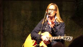 Chely Wright Single White Female with a Lyric change towards the End