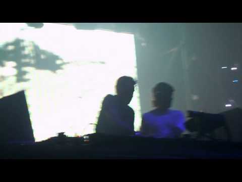 Sebastian Ingrosso vs Axwell @ Heineken Balaton Sound 2011 intro