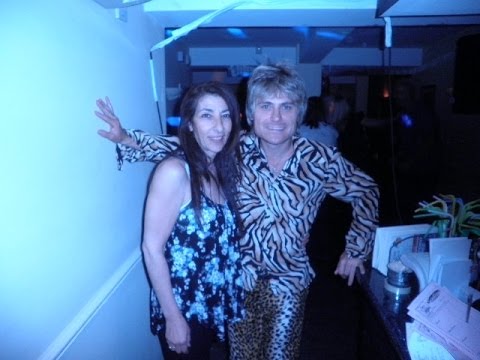 Rod Stewart tribute Greg Dorrell sings ' I am Sailing '