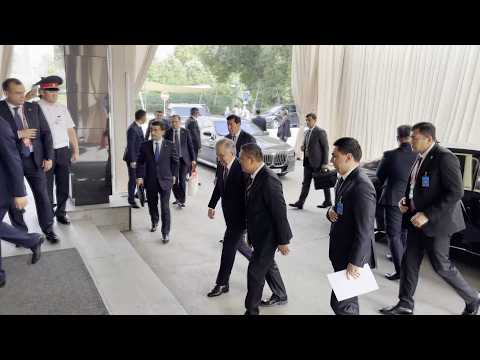Uzbek president arrives at the venue to meet Xi Jinping