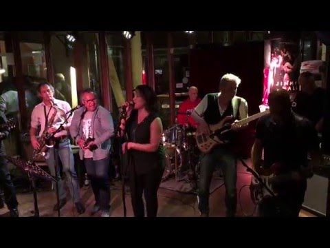 Hard to handle door Hawkeye