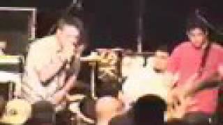 Papa Roach performing - My Bad Side - 1998 (@paparoach)