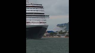 Did they almost crash? The Nieuw Statendam and Star Princess at a heart stopping angle in FLL port