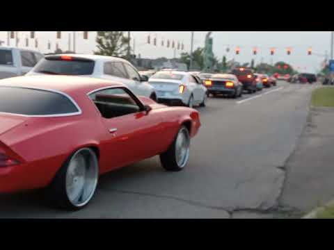 Smooth Z28 Camaro at Woodward Thursday evening week of Dream Cruise