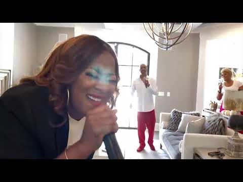 Le'Andria Johnson -    Deliver Me This Is My Exodus