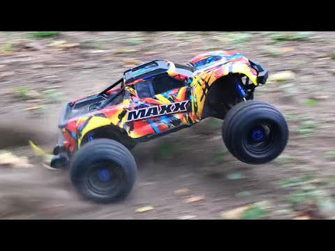 Traxxas Maxx 4S — TIRE COMPARISON - WHAT’s BETTER?? STOCK TIRES or PROLINE BADLAND Mx28s??