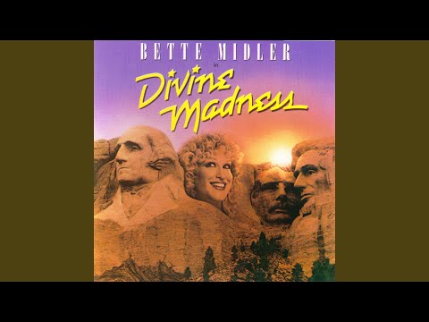 Videoclip de E Street Shuffle / Summer (The First Time) / Leader of the Pack (Live) — Bette Midler
