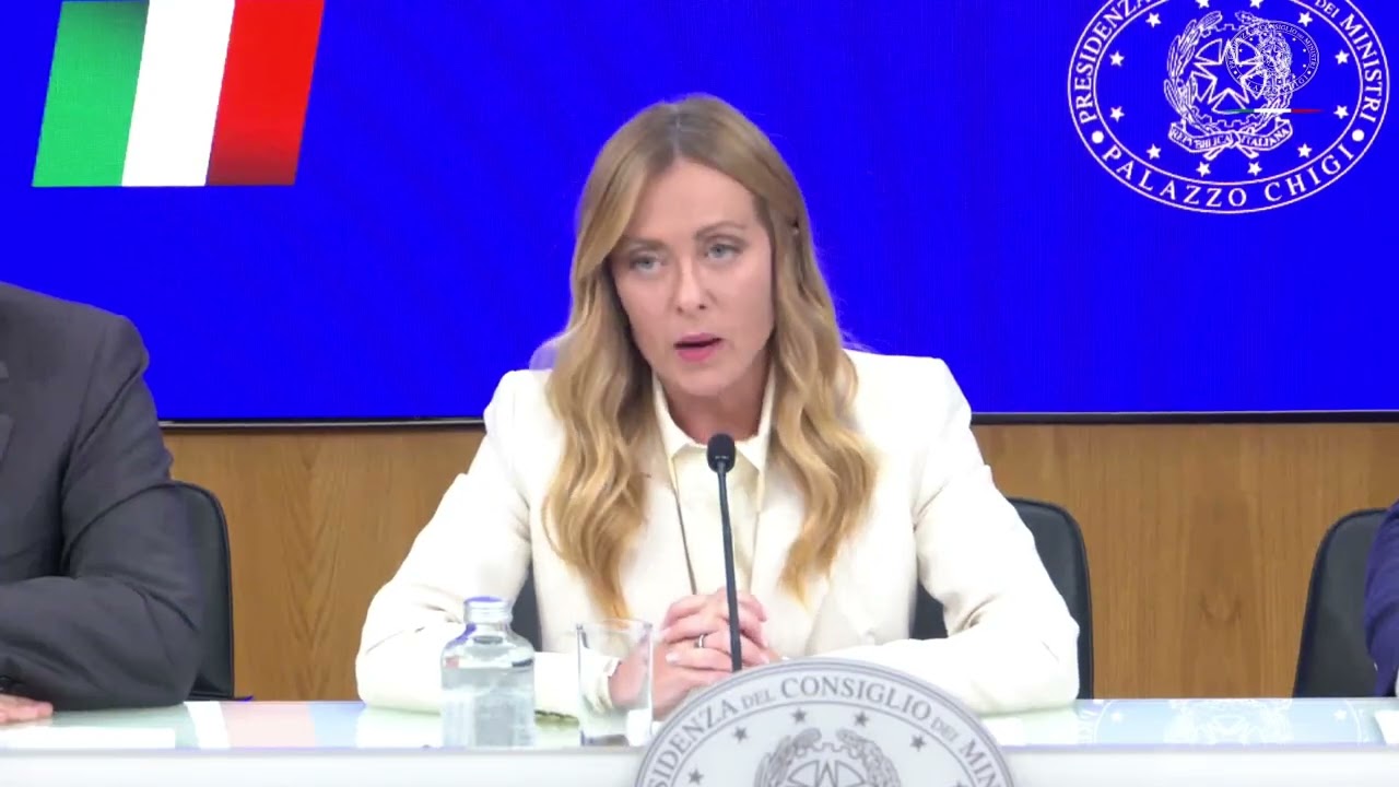 GIORGIA MELONI RICHIAMA SALVINI E GIORGETTI CHE PARLANO TRA DI LORO: «SCUSATE...»