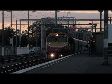N453 Arring and Departing with Cheeseburger livery