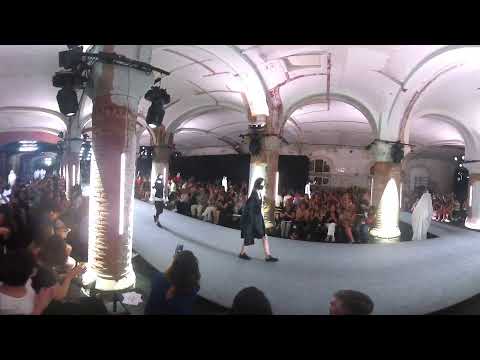 Txell Miras /// 080 Barcelona Fashion Week 2018 en 360 grados