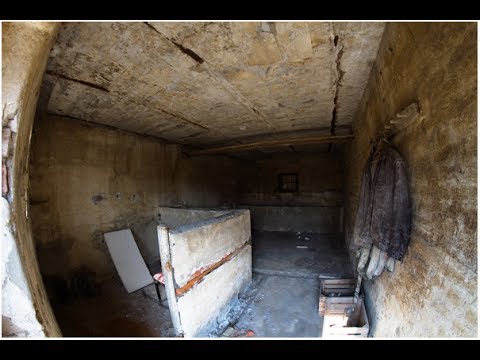 Opuszczony kompleks mieszkalno- produkcyjny