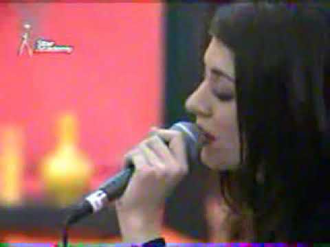 STAR ACADEMY 2 . NOLWENN ET HOUCINE SUR ALL NIGHT LONG DE LIONEL RICHIE. SPECTATEURS GA ET JEREMY.