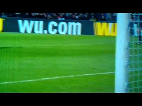Moussa Dembele Amazing Goal Lyon [1-1] Tottenham 21.02.2013