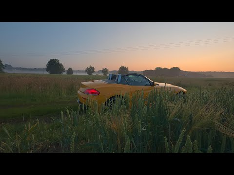 Epic sunrise: The last naturally aspirated 6-cylinder BMW Z4 E89 in Atacamba Yellow!