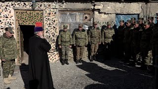 Ամենայն հայոց կաթողիկոսն այցելեց մարտական դիրքեր
