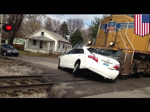 Train crashes into car: Fatal accident captured on video by Kentucky trainspotters