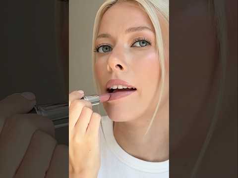 Switching lipstick from Mac Cosmetics modesty satin finish cool cool-toned #lipstick #lipsync #lips