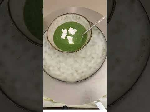 Crema di broccoli leggera senza panna gusto e salute e tanto verde brillante