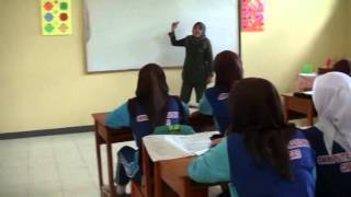 preview picture of video 'Implementasi kurikulum 2013 di SMK Putra Nasional Cibodas'