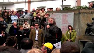 preview picture of video 'Beppe Grillo e il Movimento 5 Stelle a Bussoleno'