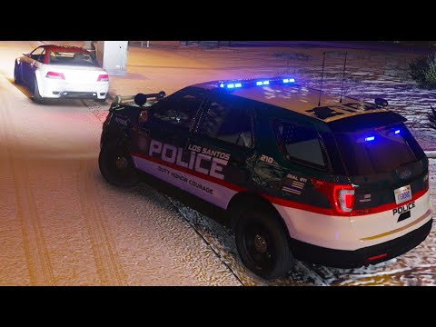 Snowy Night Patrol in Los Santos (LSPDFR - 1113)