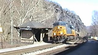 preview picture of video 'CSX Train @ Harpers Ferry Station, West Virginia'