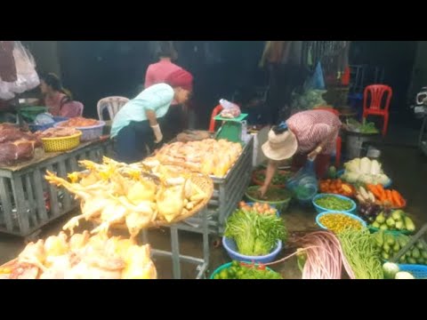 Cambodian Street Food - Buying Some Foods At Phsar Deum Kor - Food Tour Video