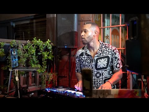 Mitch B | Live at Mi Balcón Tropical