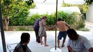 preview picture of video 'Griechischer Tanz (Urlaub 2009 in GR)'