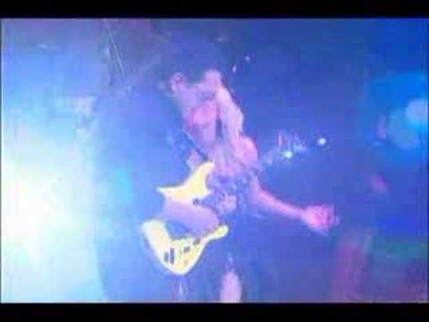 21. Medley 2: ¿Quién Eres Tú?