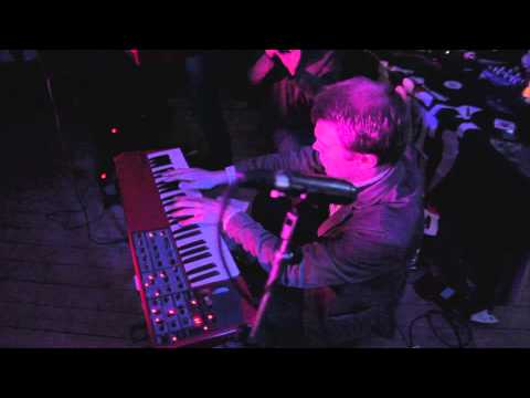 OSTEN AF & HYVLARNA - COMMODORE 64 (LIVE I LASSES KVARTER I VÄSTERÅS 2012)