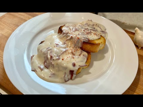 Creamed Chipped Beef Gravy on Toast | Simple recipe for SOS