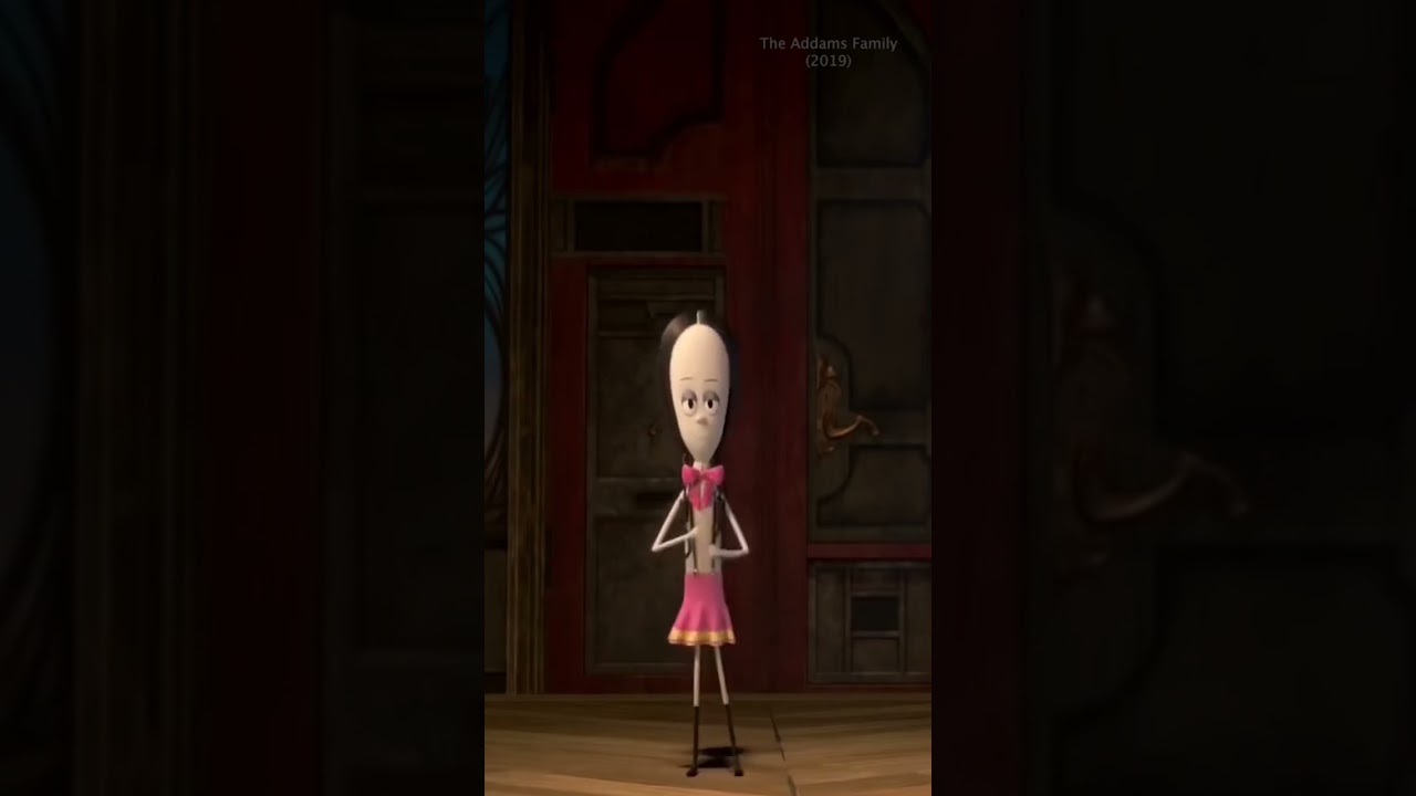 On Wednesdays we wear pink! 👚 #theaddamsfamily #wednesday #wednesdayaddams #meangirls