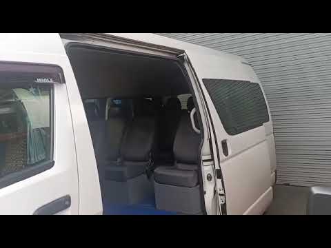 TOYOTA HIACE HIROOF AUTO 14 SEATER