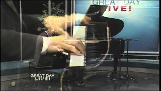 Pianist Steve Crews plays Billy Joel tunes