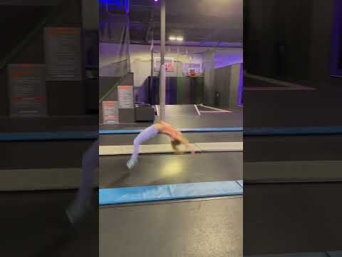 Double Back Handspring Double Front Handspring! #gymnast #skyzone #backhandspring #fronthandspring
