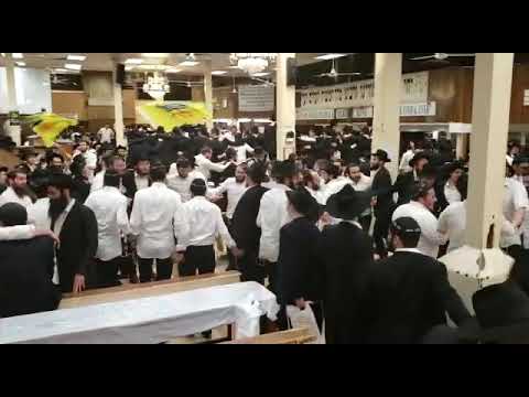 Dancing at the end of farbrangen on chof ches sivan 81